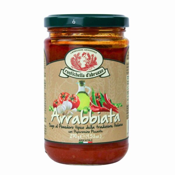 Italiaansa pasta arrabbiata saus