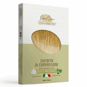 Ambachtelijke Pasta alla Chitarra met ei, knoflook & peterselie uit Campofilone. 250 g voor 2–3 personen. Vol van smaak, klaar in 2–3 min. Perfect met lichte sauzen.