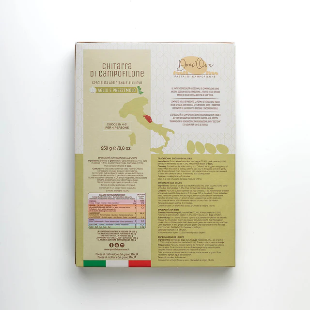 Ambachtelijke Pasta alla Chitarra met ei, knoflook & peterselie uit Campofilone. 250 g voor 2–3 personen. Vol van smaak, klaar in 2–3 min. Perfect met lichte sauzen.
