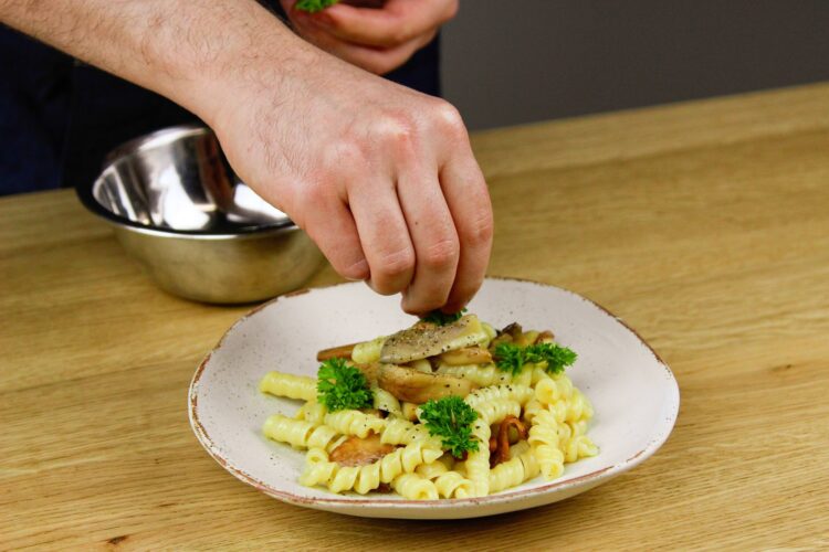 Pasta funghi met bospaddenstoelen