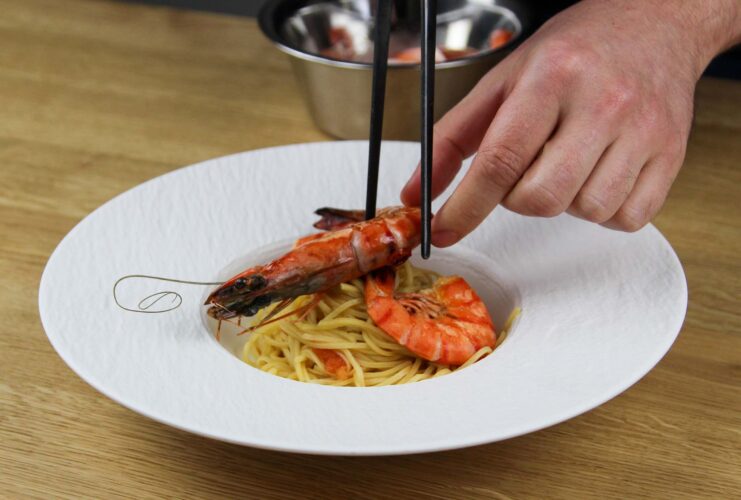 Pasta met gamba's, tomaatjes en citroenzeste