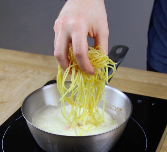 Pasta met zalm en roomsaus