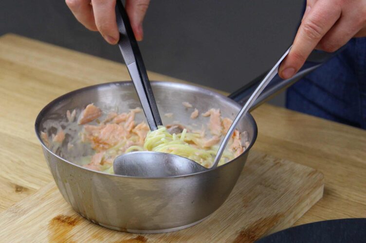 Pasta met zalm en roomsaus