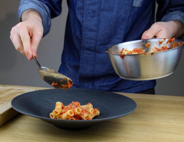 Pasta alla norma met aubergine en ricotta