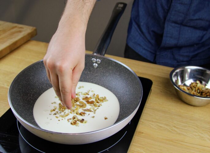 Volkoren pasta alle noci (walnoten en roomsaus)