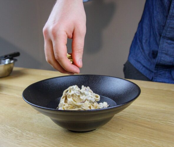 Volkoren pasta alle noci (walnoten en roomsaus)