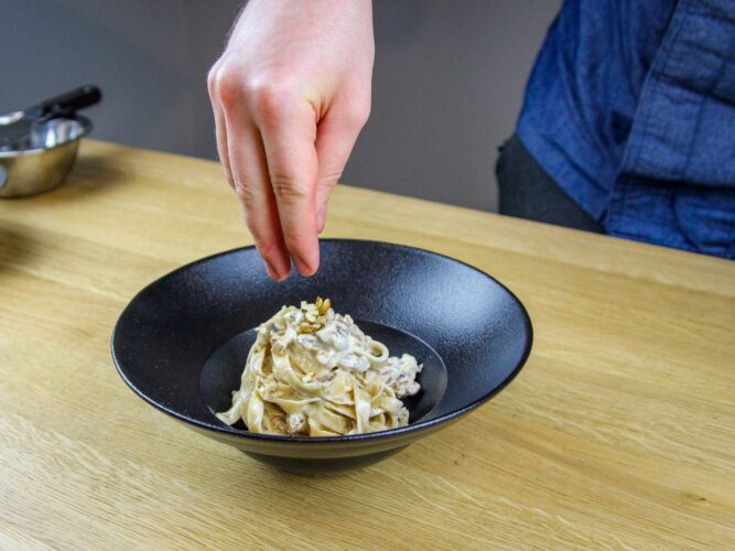 Volkoren pasta alle noci (walnoten en roomsaus)