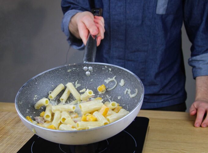 Pasta met pompoen en Italiaanse worstjes