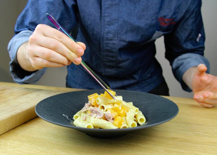 Pasta met pompoen en Italiaanse worstjes