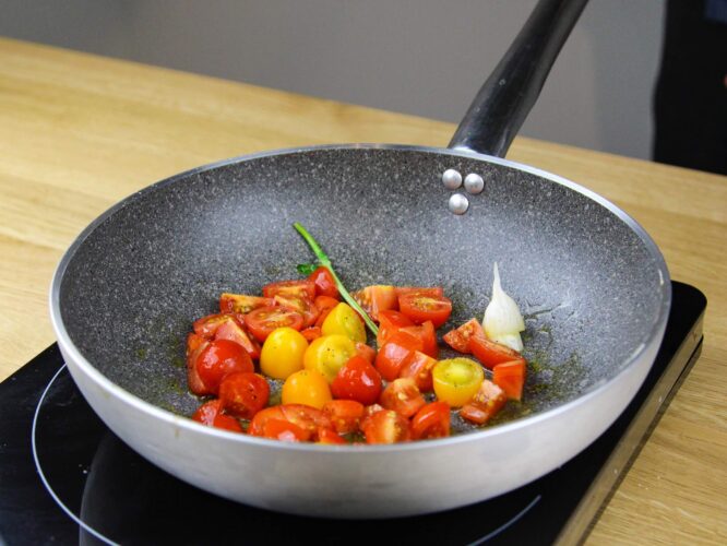 Volkoren pasta met tomaat en basilicum