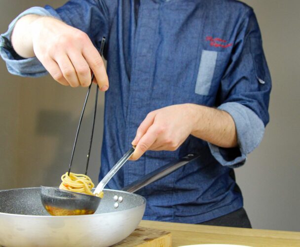 Volkoren pasta met tomaat en basilicum