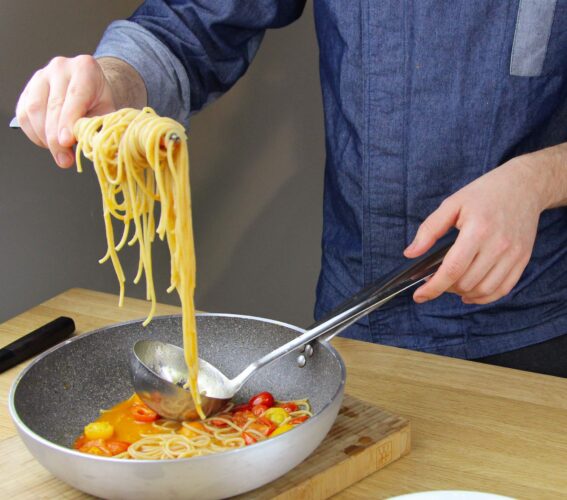 Volkoren pasta met tomaat en basilicum