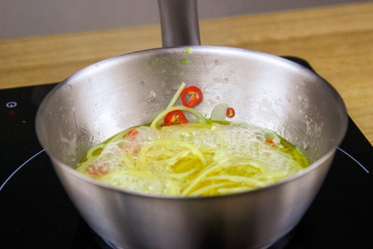 Pasta aglio, olio e peperoncino