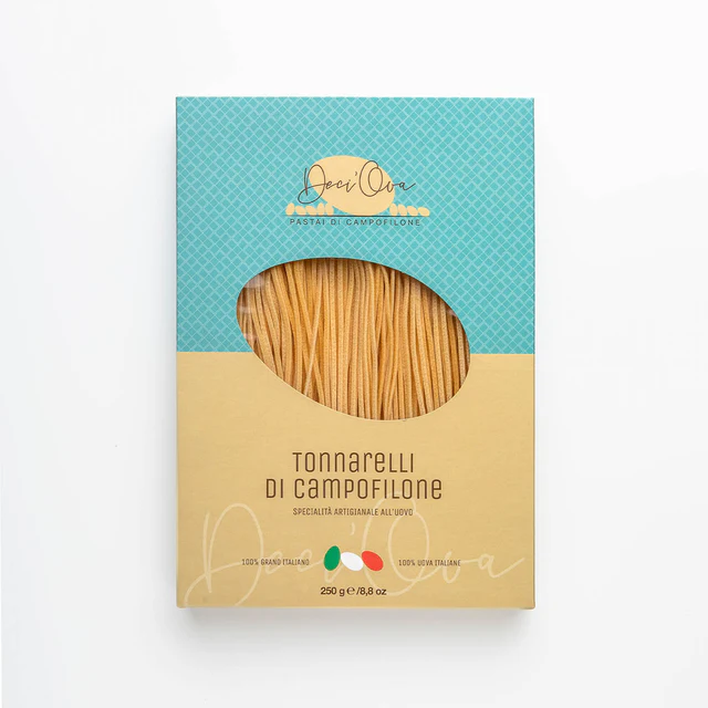 Tonnarelli di Campofilone IGP – stevige, vierkante eierpasta met 7–10 eieren per kilo. Fluweelzacht, ambachtelijk en perfect voor klassieke sauzen. Kooktijd: 1–2 minuten.