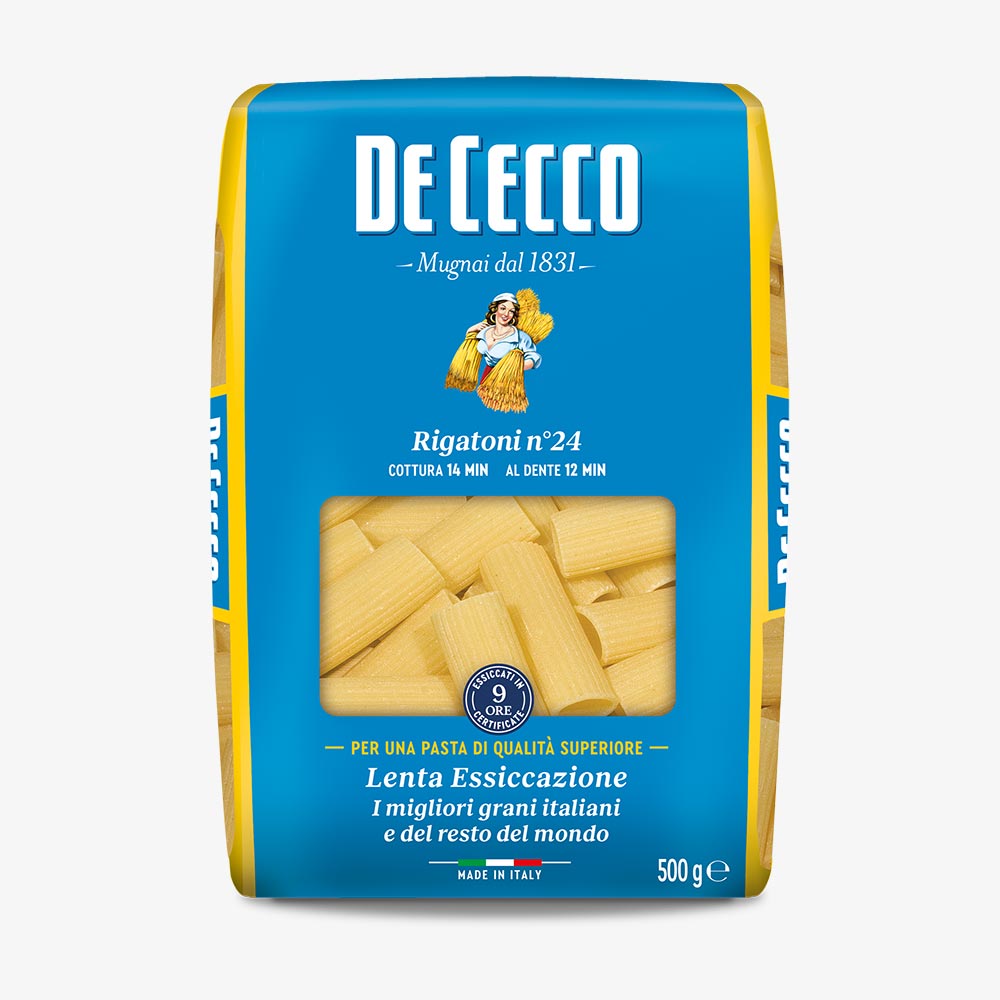 Ontdek De Cecco Rigatoni, authentieke Italiaanse buispasta van hoogwaardige durumtarwe met stevige al dente beet. Perfect voor ragù, ovengerechten en rijke sauzen.